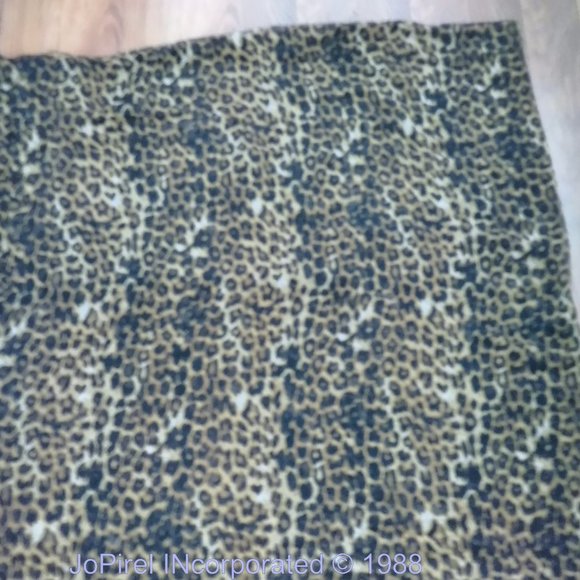 Leopard Print loop scarf shawl - Picture 5 of 5